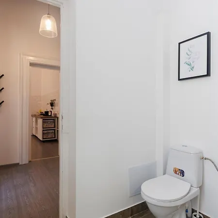 Hidden Gem In The Hearth Of Historical Center