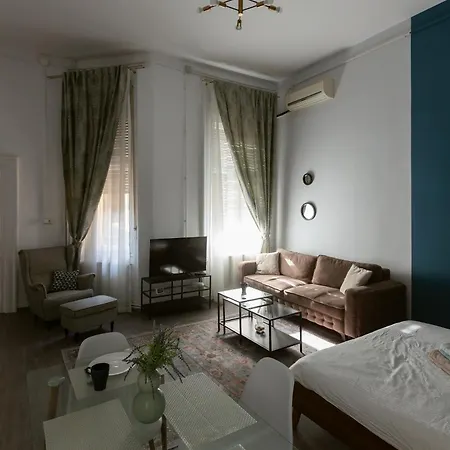 Hidden Gem In The Hearth Of Historical Center