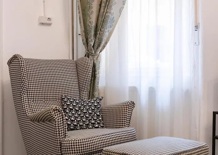 Hidden Gem In The Hearth Of Historical Center